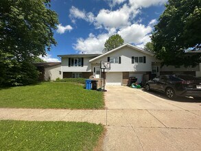 Building Photo - 500-1124 Knightsbridge Rd