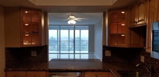 Building Photo - 3080 N Course Dr