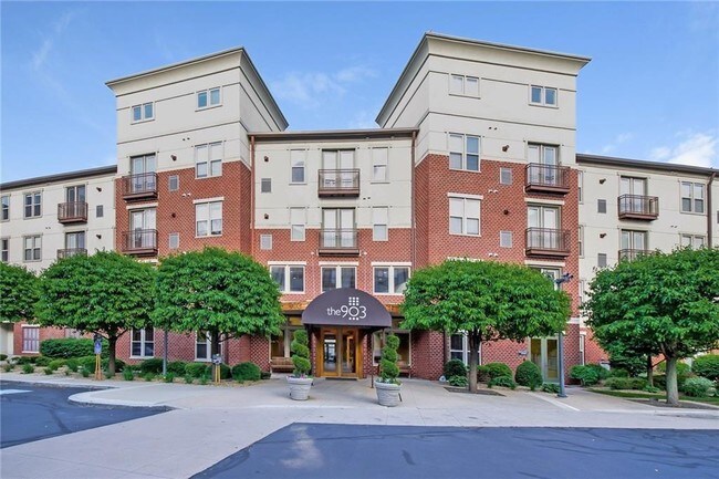 Foto del edificio - 1000 Providence Pl