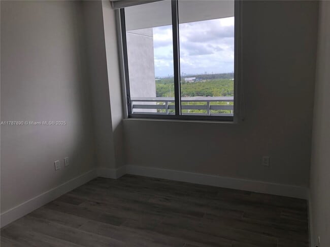 Building Photo - 16385 Biscayne Blvd