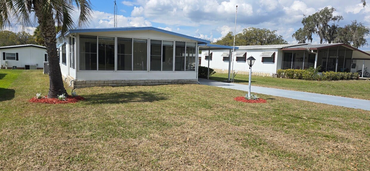 Primary Photo - 2 bed 2 baths with carport