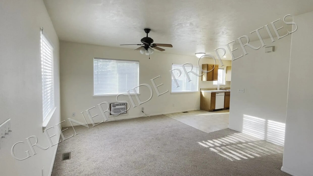 Living Room - 524 2nd Avenue West