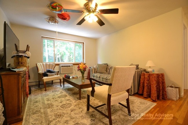 Building Photo - 365 Faneuil St