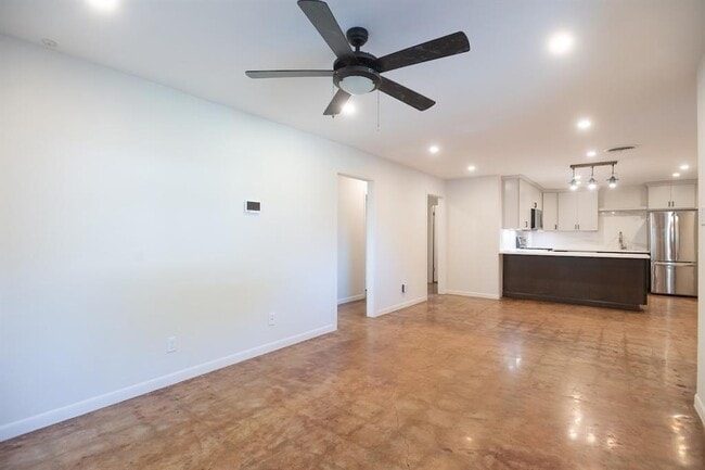 Foto del edificio - 1301 Clearfield Dr