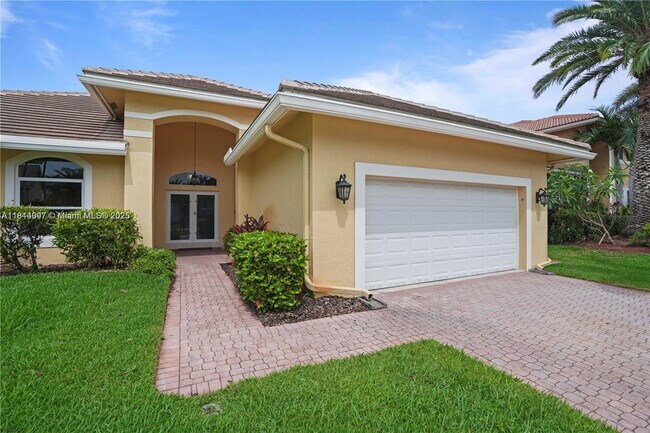 Foto del edificio - 720 Cypress Pointe Dr W