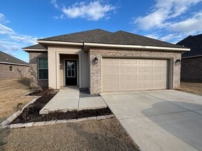 Building Photo - 220 Norwell Ln