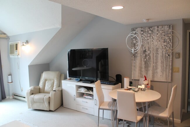 Building Photo - 48 Cooper Memorial Dr