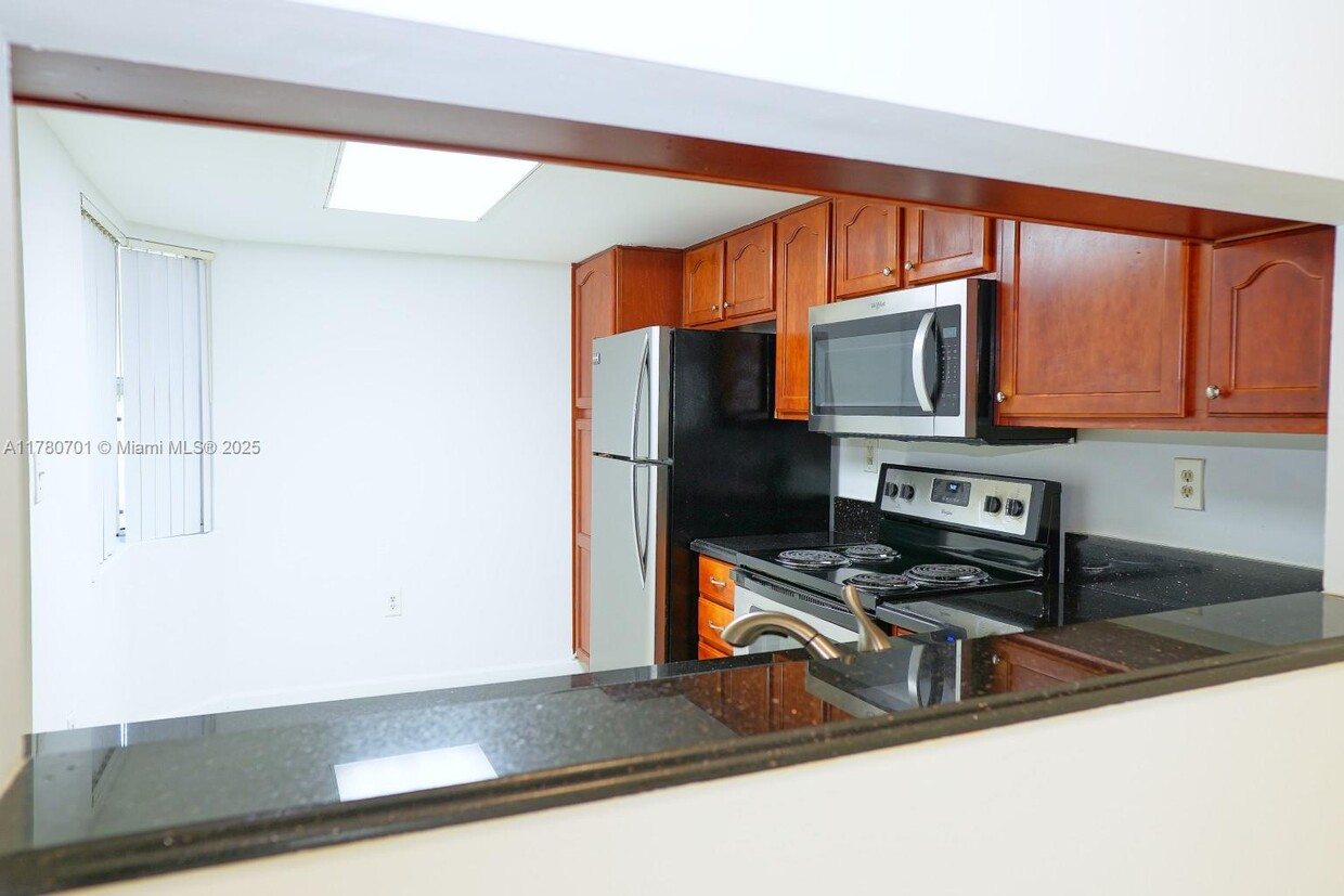 Primary Photo - 11390 SW 2nd Ct