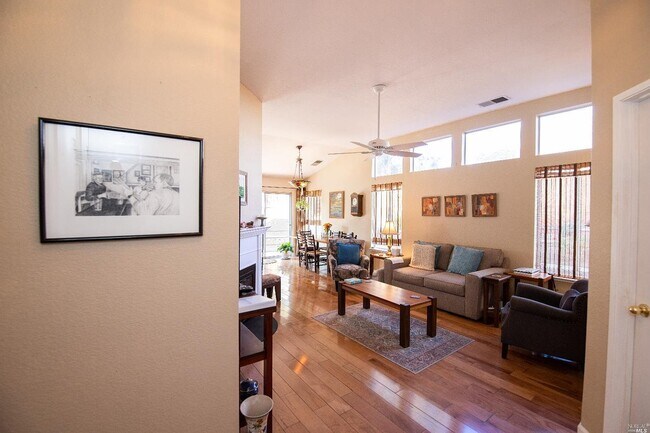 Building Photo - 1660 Homewood Ct