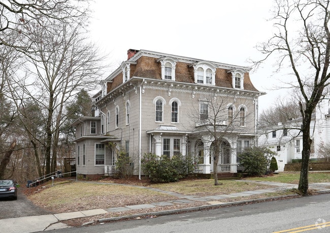 Building Photo - 57 Broad St