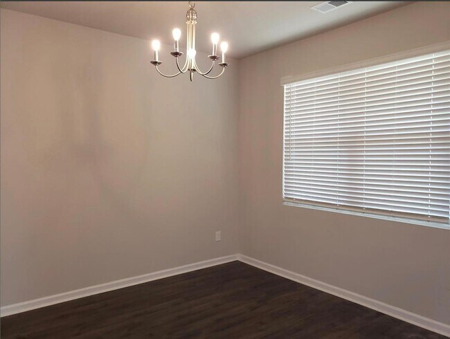 Foto del edificio - 60 Conroe Ct