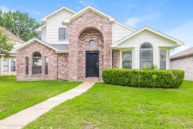 Foto del edificio - 1411 Sandalwood Dr