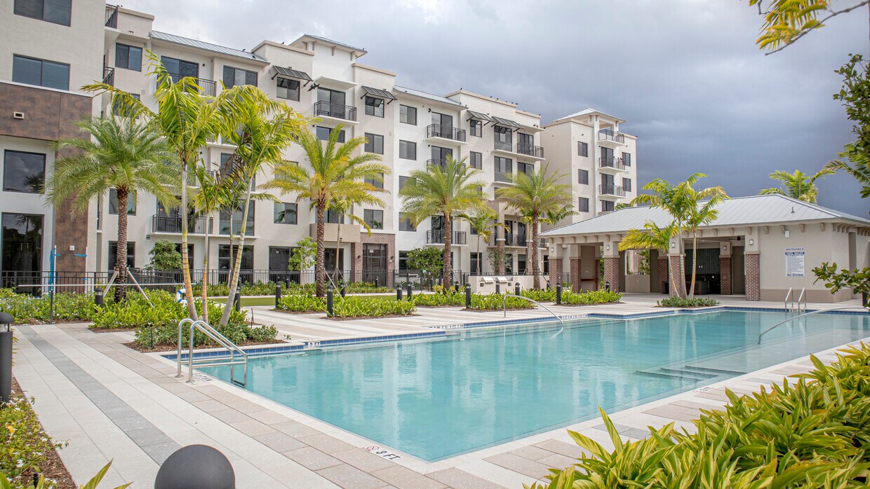 Shalimar at Plantation 8500 Cleary Blvd Plantation, FL Apartments