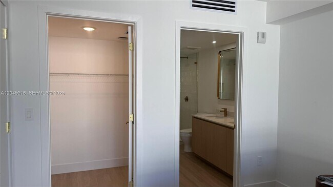 Foto del edificio - 90 NE 32nd St