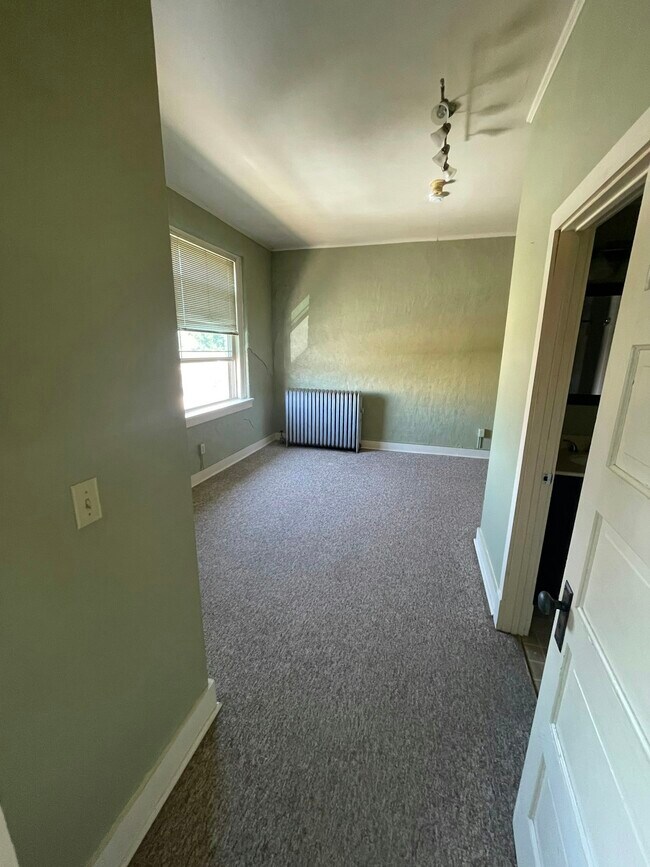 Foto del edificio - 109 1/2 East 6th Street, Unit 6