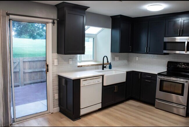 Foto del edificio - 7773 S Steele St