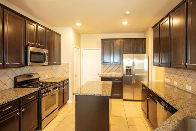 Building Photo - 7010 Stevenson Dr