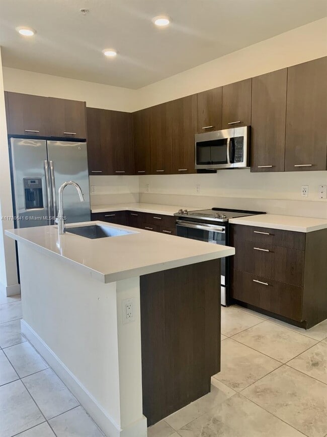 Foto del edificio - 4670 NW 84th Ave