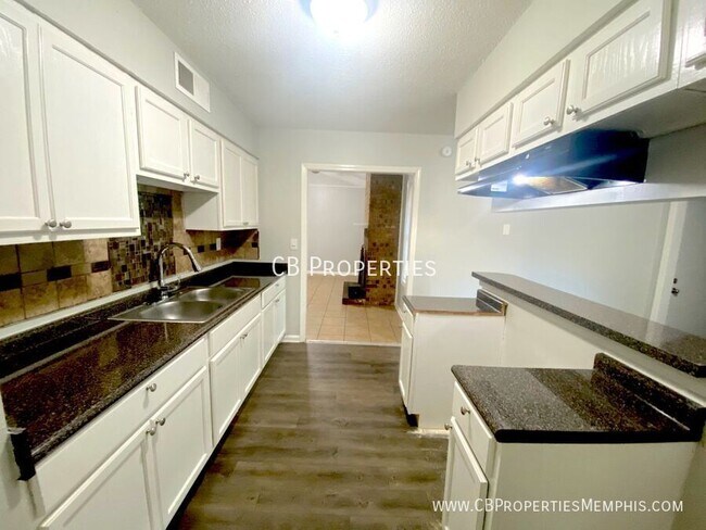 Foto del edificio - 4335 Hallview Dr