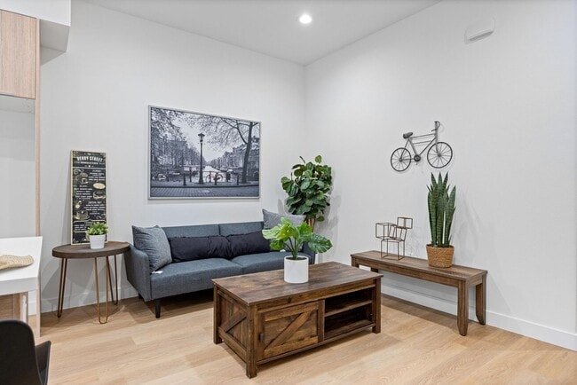Building Photo - Leffingwell Apartments - 1 BED/1BATH