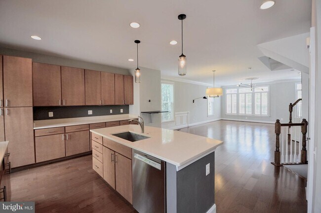 Building Photo - 9510 Canonbury Square