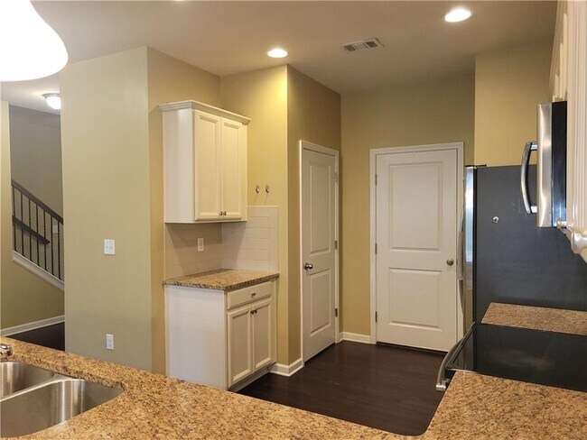 Foto del edificio - 1525 Landmark Ln