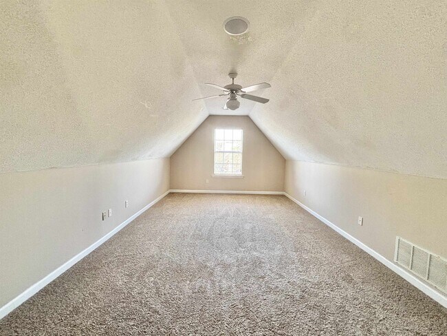 Foto del edificio - 9879 Averbury Dr