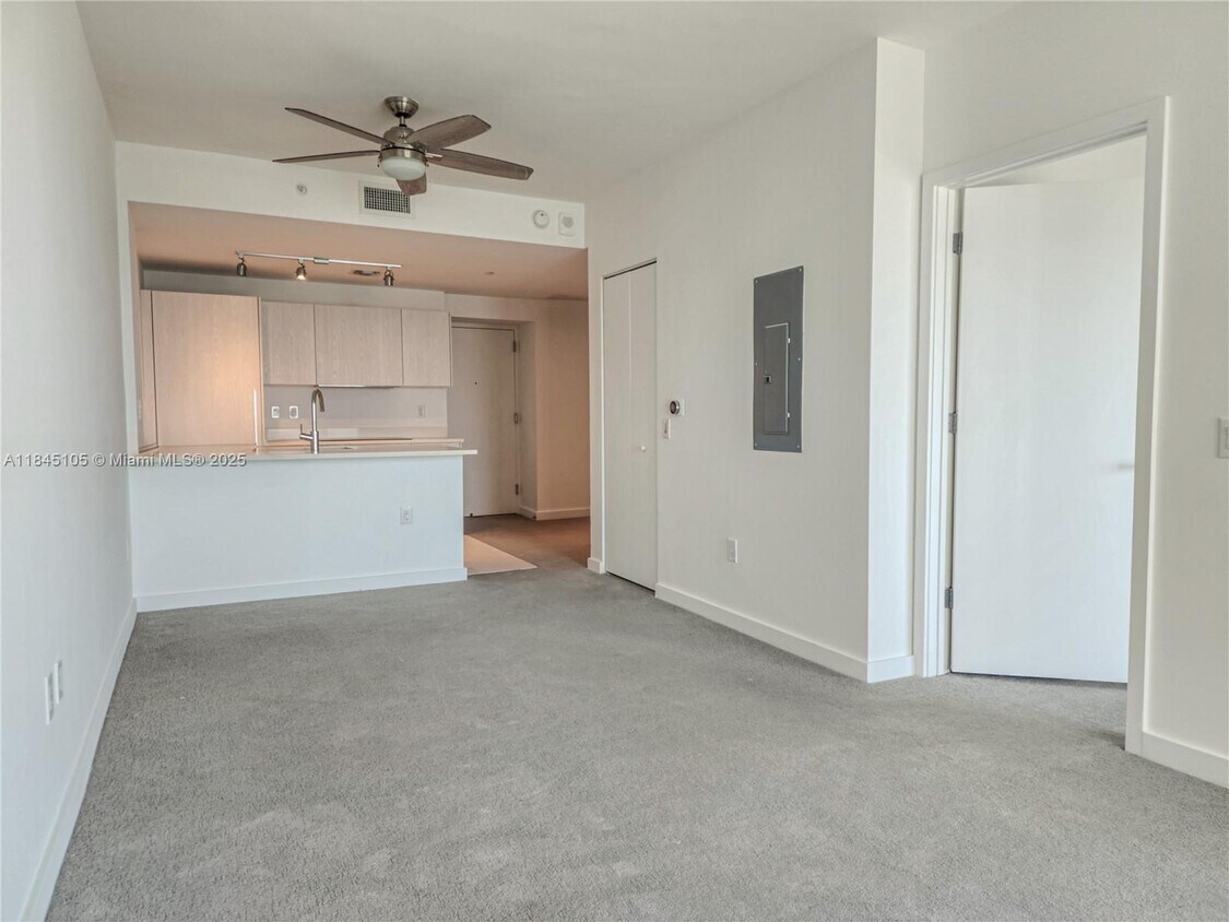 Foto principal - 501 NE 31st St
