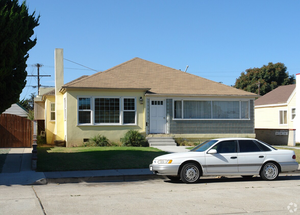 Primary Photo - 641 Palm Dr