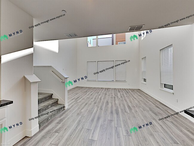 Building Photo - 3 br, 3.5 bath Townhome - 325 Lucuma Ln
