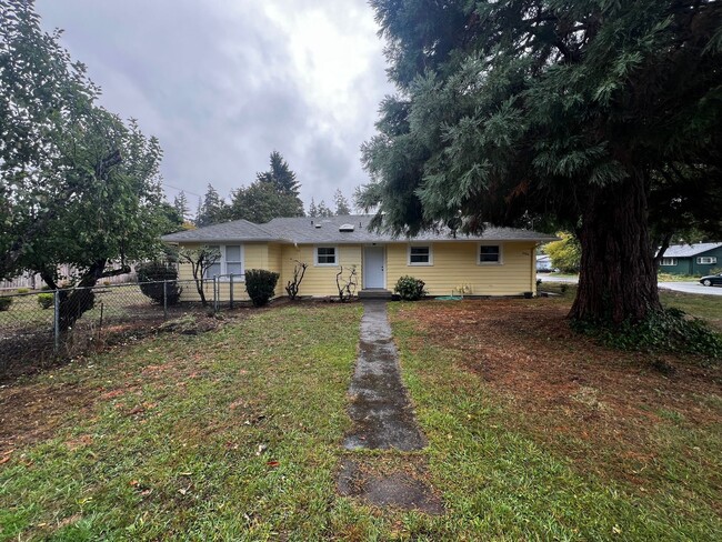 Foto del edificio - 3-Bedroom 1-Bathroom home in Eugene