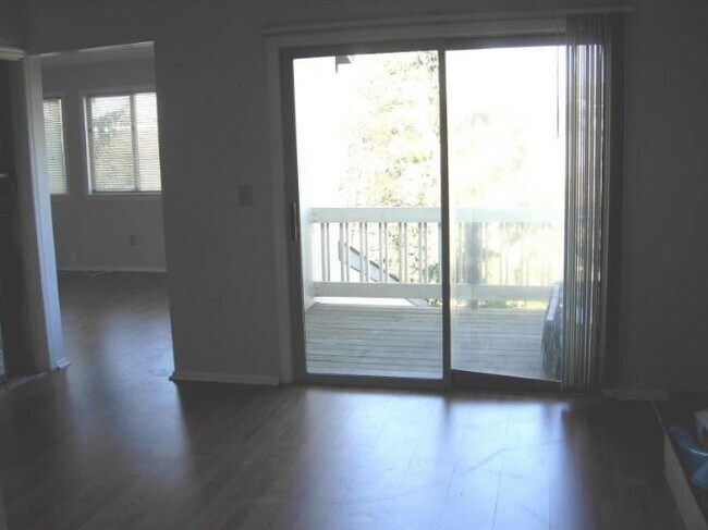 Building Photo - 52 Kayser Ln