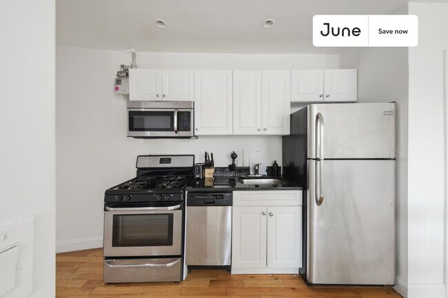 Building Photo - 23 E 109th St