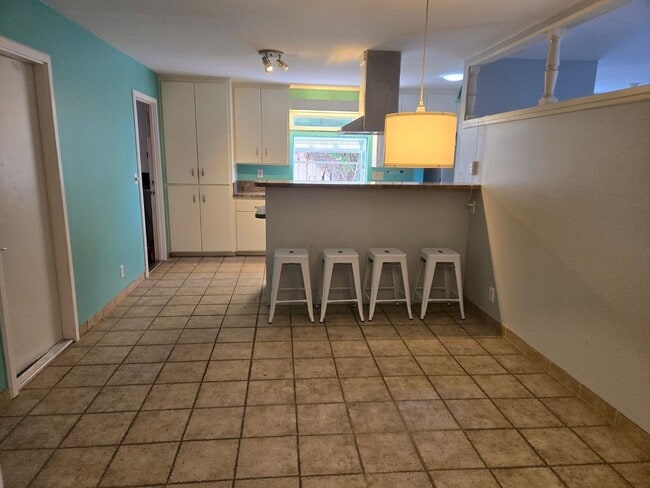 Building Photo - Welcome to this beautifully upgraded 3-bedroom, 2.5-bath home located in a highly sought-after Sa...
