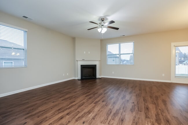 Foto del edificio - 233 Autumn Terrace Ln