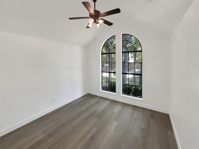 Building Photo - 615 Sweet Gum Dr