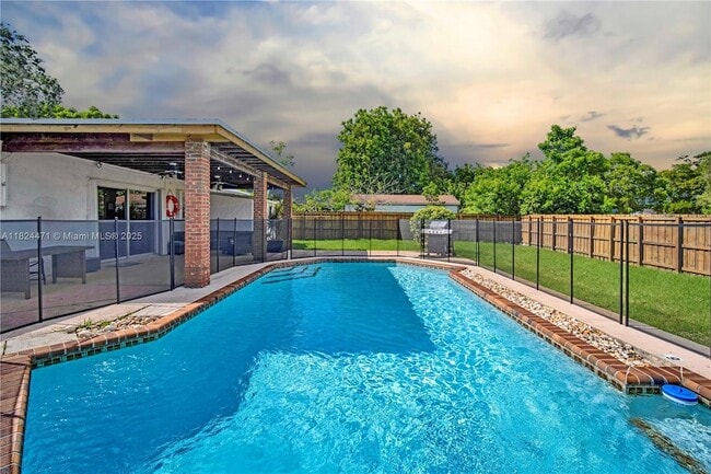 Foto del edificio - 10591 SW 122nd Ct