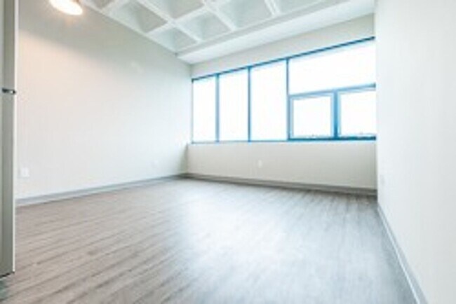Interior Photo - 735 West by 3L Living