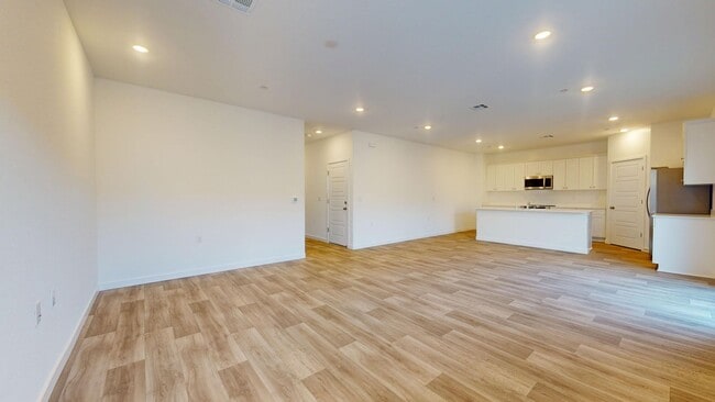 Foto del edificio - 4469 Buckingham Ave