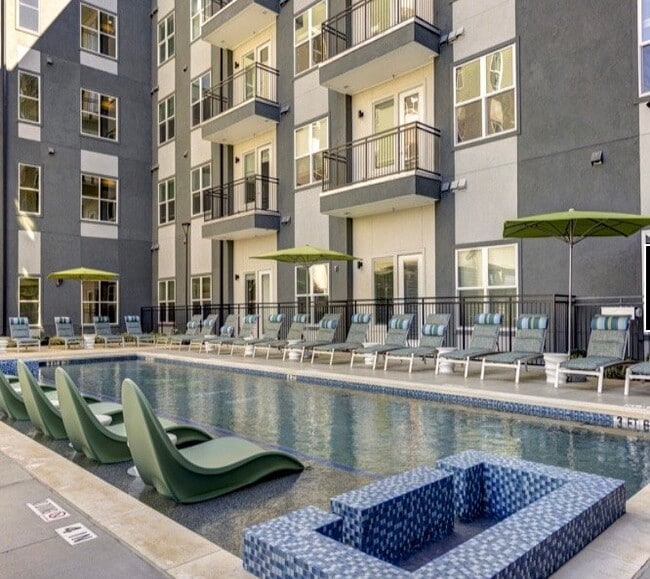 Building Photo - 1301 Parker Ln