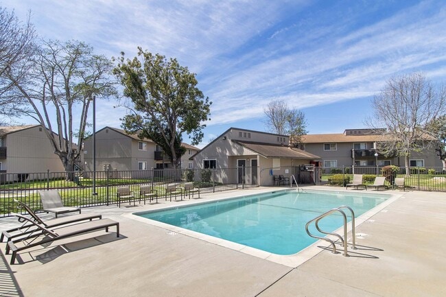 Foto del edificio - Pointe at Northridge