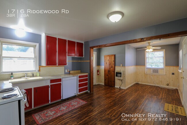 Foto del edificio - 1716 Ridgewood Rd