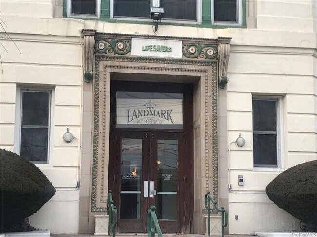 Building Photo - 1 Landmark Sq