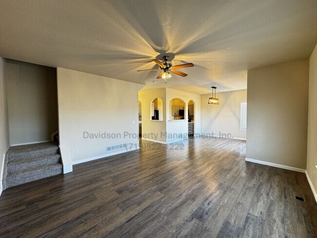 Foto del edificio - Gorgeous 5 Bedroom House in Security-Widefield