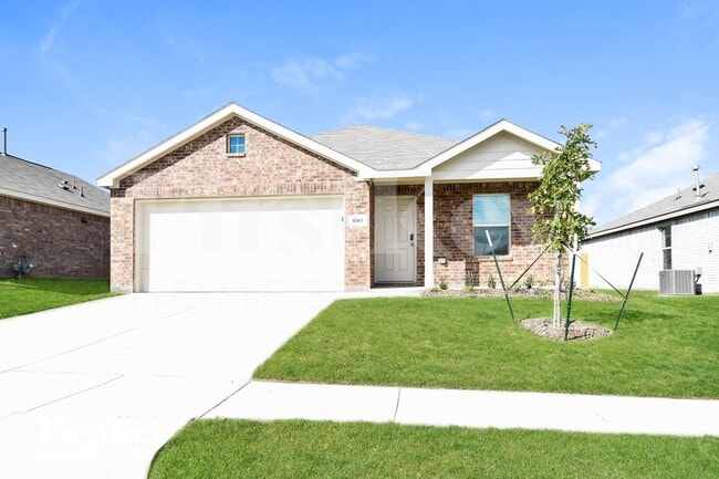 Building Photo - 1061 Crestview Dr