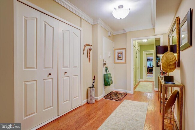 Foto del edificio - 4201 Cathedral Ave NW