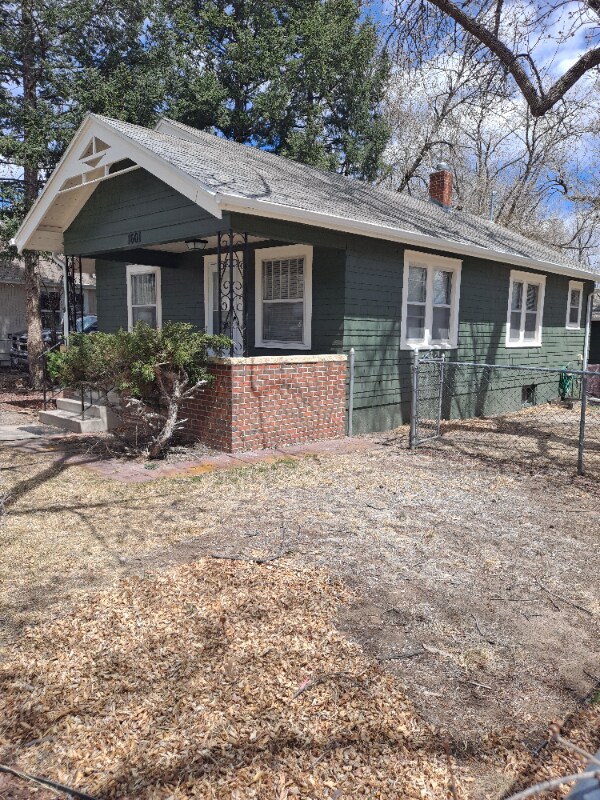 Foto principal - 1601 N El Paso St
