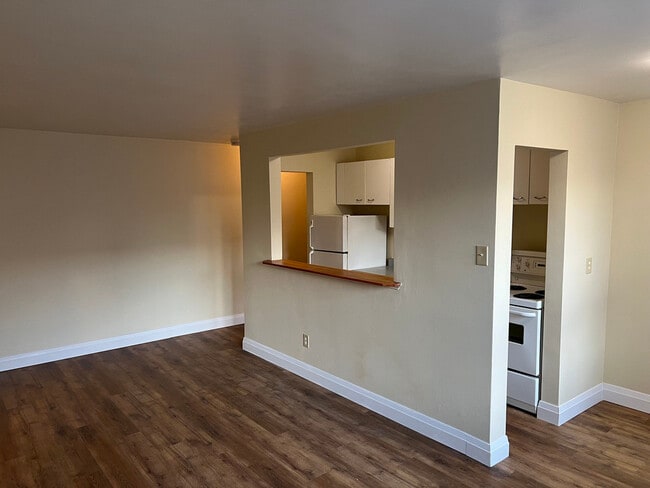 Building Photo - 365 Melvin Avenue