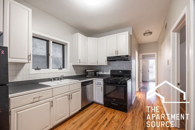 Photo - 842 N Wood St Apartment