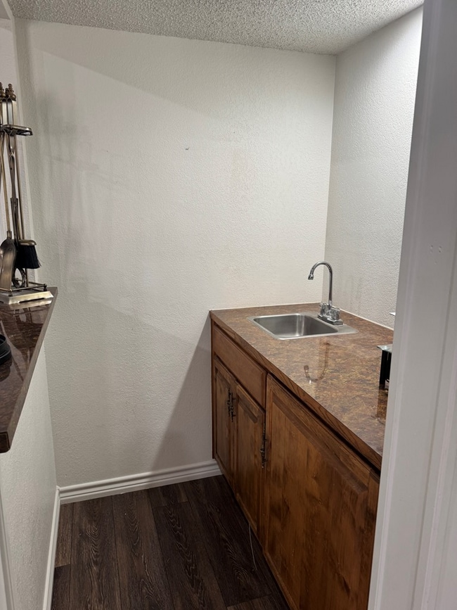 Foto del edificio - 6513 Dunbar Dr
